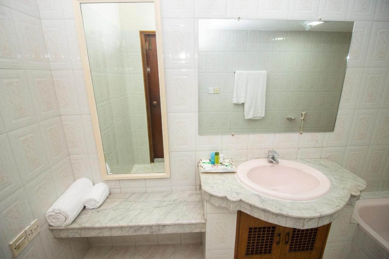 Hotel Suite Palace 达卡 外观 照片